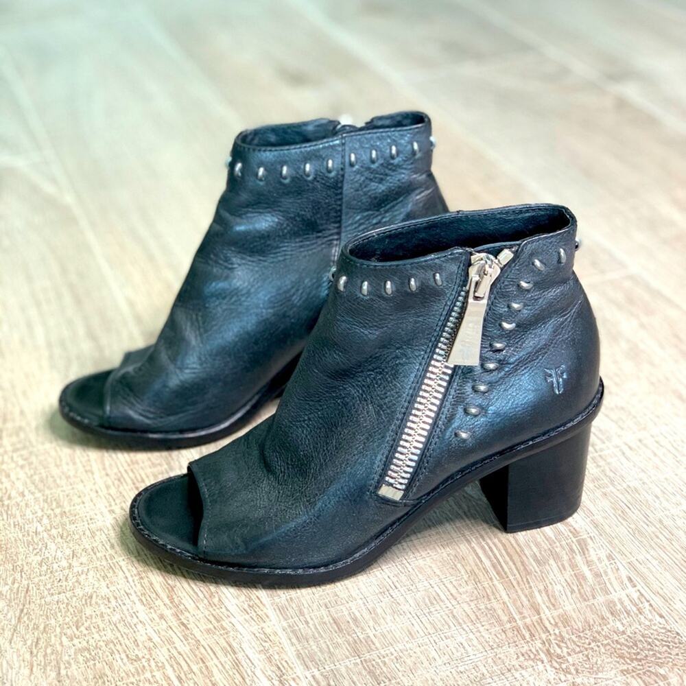 FRYE Women's Brielle Rebel Zip Bootie Black Leather Peep Toe